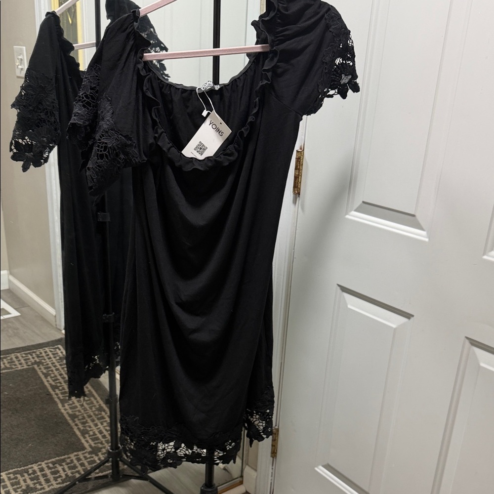 YOINS Black Ruffled Neck Dress with Lace Trim